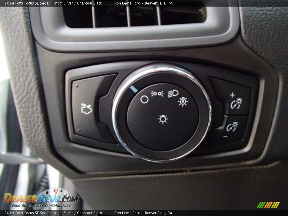 2014 Ford Focus SE Sedan Ingot Silver / Charcoal Black Photo #19