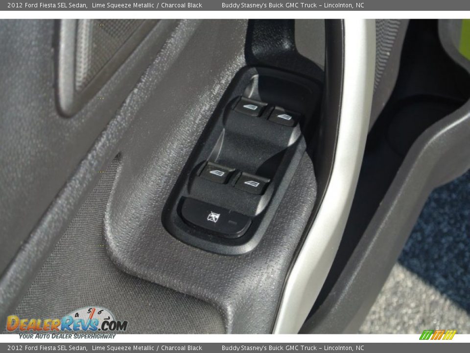 2012 Ford Fiesta SEL Sedan Lime Squeeze Metallic / Charcoal Black Photo #11