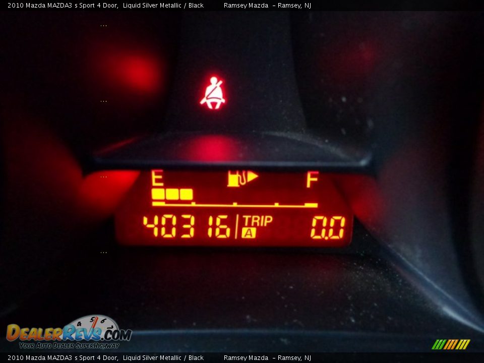 2010 Mazda MAZDA3 s Sport 4 Door Liquid Silver Metallic / Black Photo #28