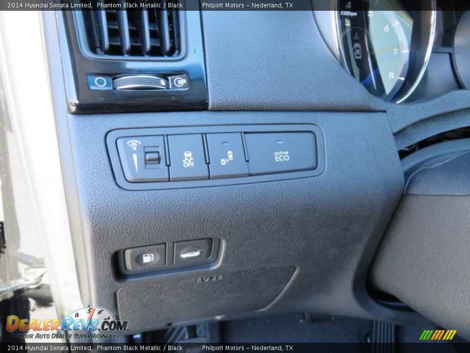 Controls of 2014 Hyundai Sonata Limited Photo #33
