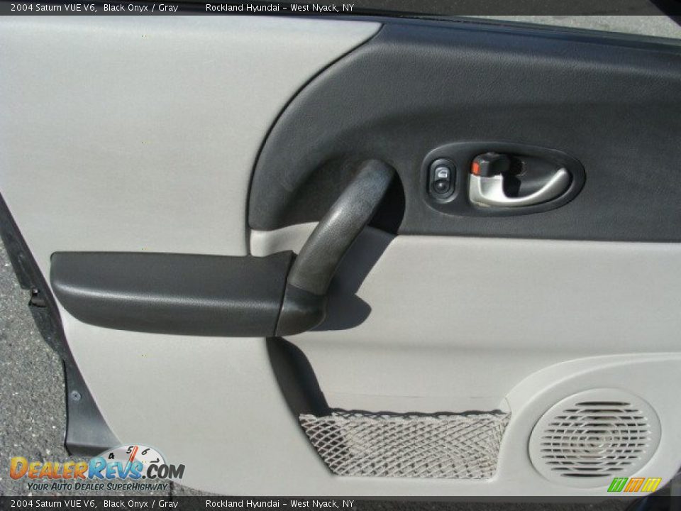 2004 Saturn VUE V6 Black Onyx / Gray Photo #7