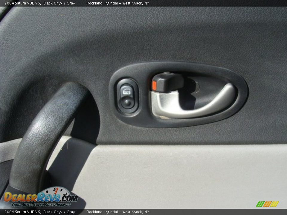 2004 Saturn VUE V6 Black Onyx / Gray Photo #9