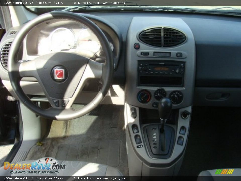 2004 Saturn VUE V6 Black Onyx / Gray Photo #12