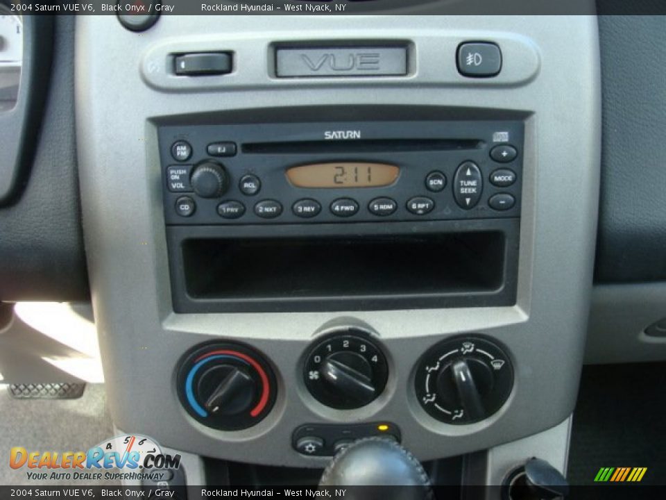 2004 Saturn VUE V6 Black Onyx / Gray Photo #15