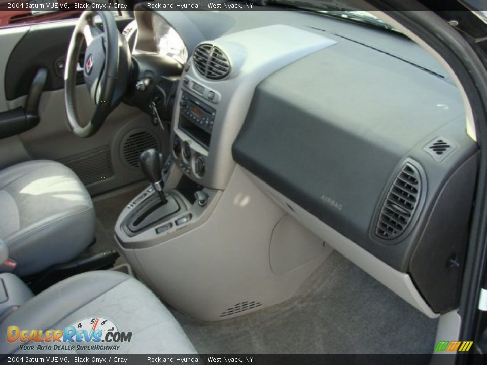 2004 Saturn VUE V6 Black Onyx / Gray Photo #22