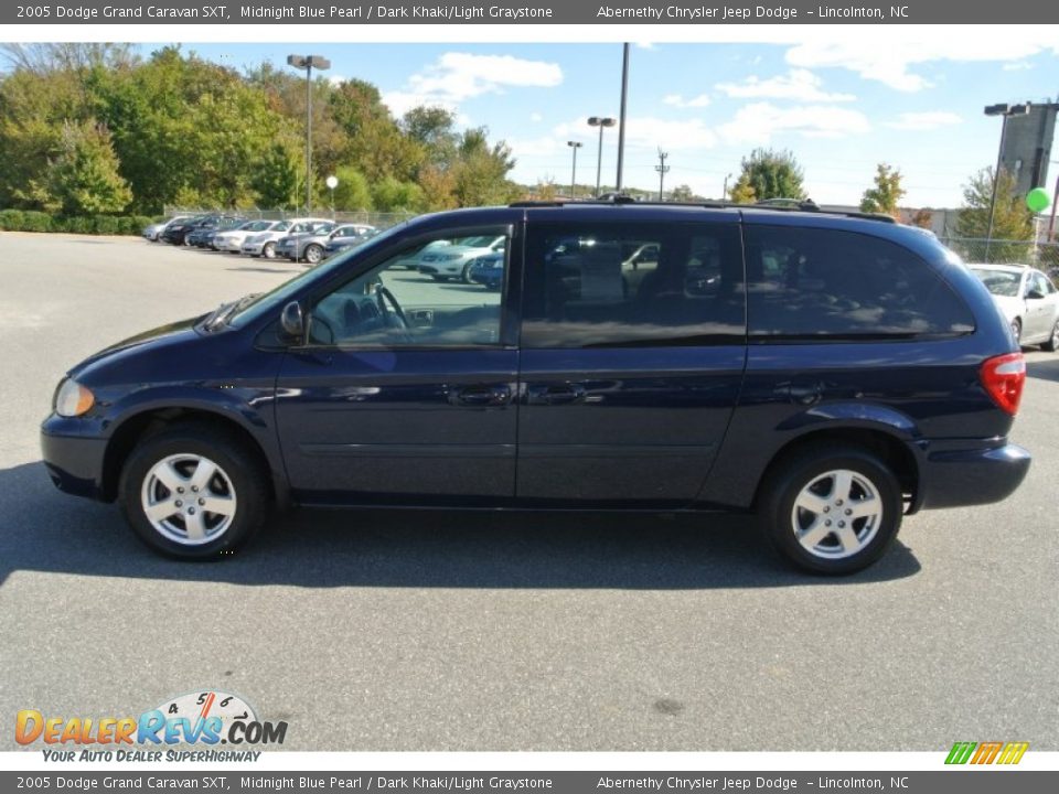 2005 Dodge Grand Caravan SXT Midnight Blue Pearl / Dark Khaki/Light Graystone Photo #3