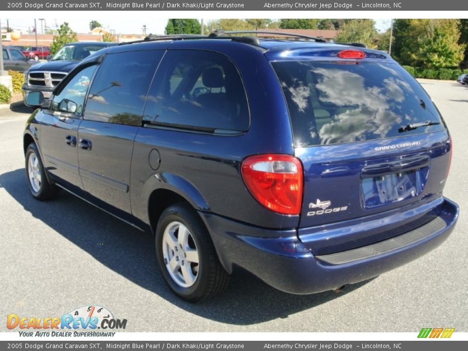2005 Dodge Grand Caravan SXT Midnight Blue Pearl / Dark Khaki/Light Graystone Photo #4