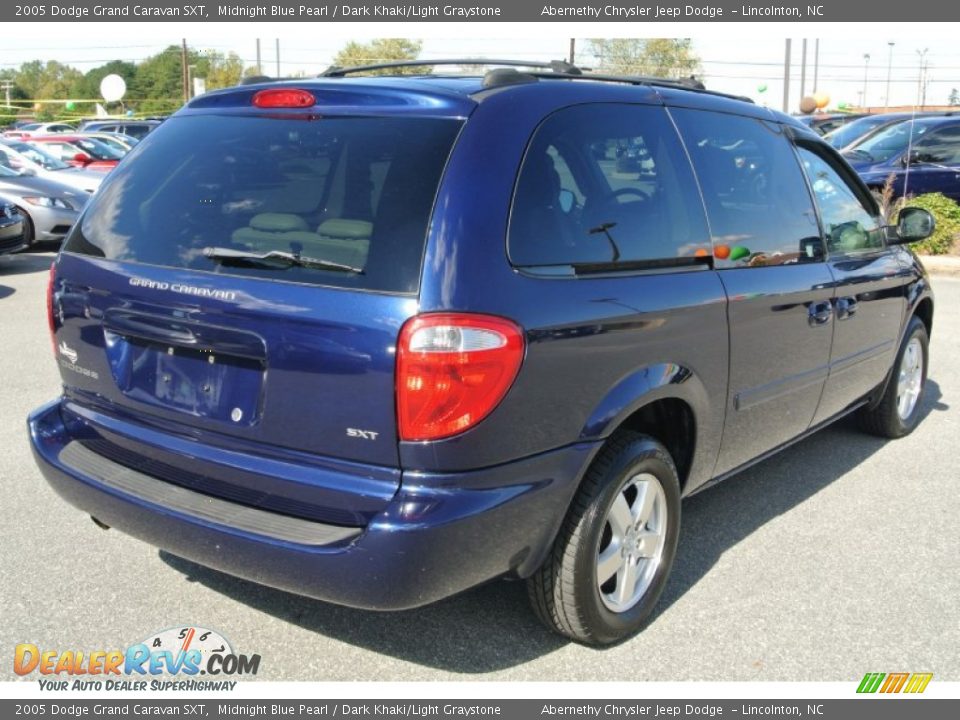 2005 Dodge Grand Caravan SXT Midnight Blue Pearl / Dark Khaki/Light Graystone Photo #5
