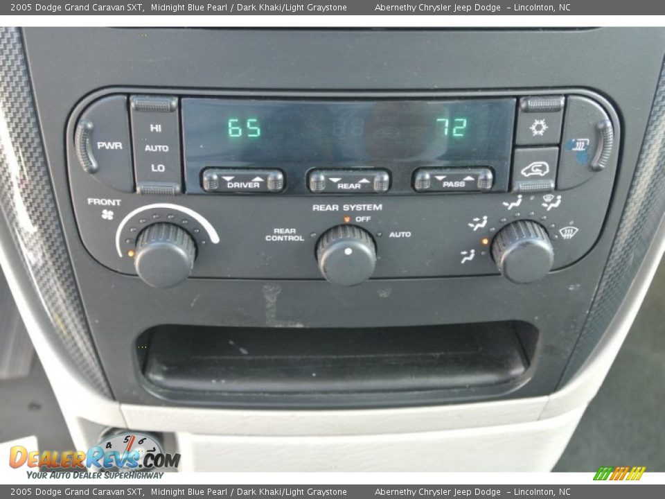2005 Dodge Grand Caravan SXT Midnight Blue Pearl / Dark Khaki/Light Graystone Photo #12