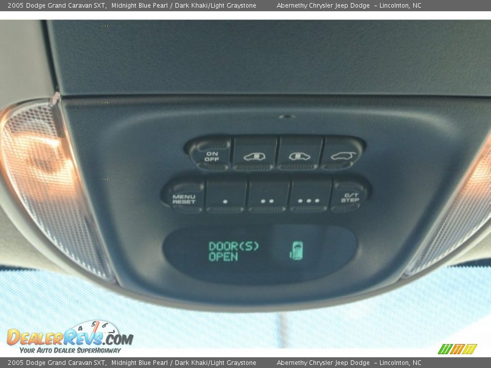 2005 Dodge Grand Caravan SXT Midnight Blue Pearl / Dark Khaki/Light Graystone Photo #17