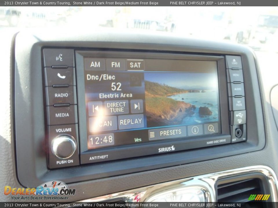 2013 Chrysler Town & Country Touring Stone White / Dark Frost Beige/Medium Frost Beige Photo #18