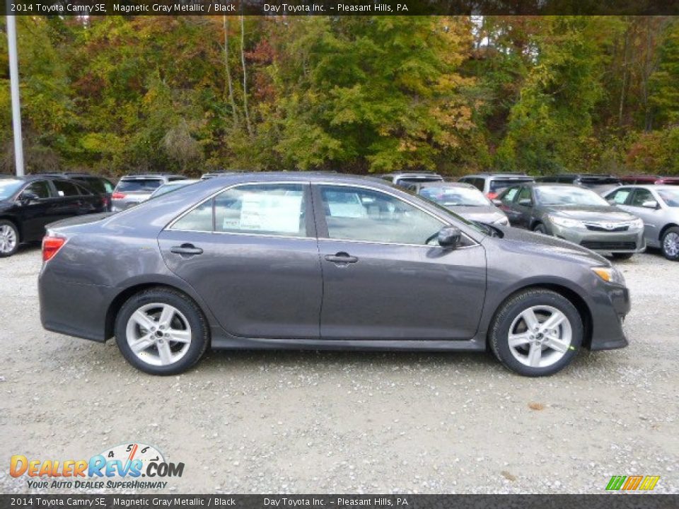 2014 Toyota Camry SE Magnetic Gray Metallic / Black Photo #2