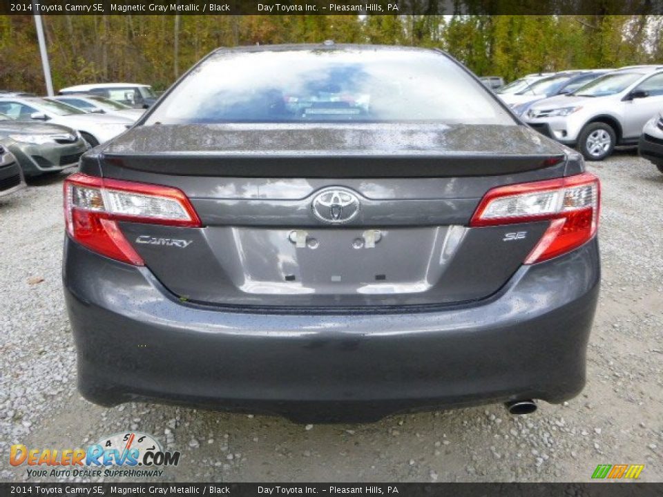 2014 Toyota Camry SE Magnetic Gray Metallic / Black Photo #4