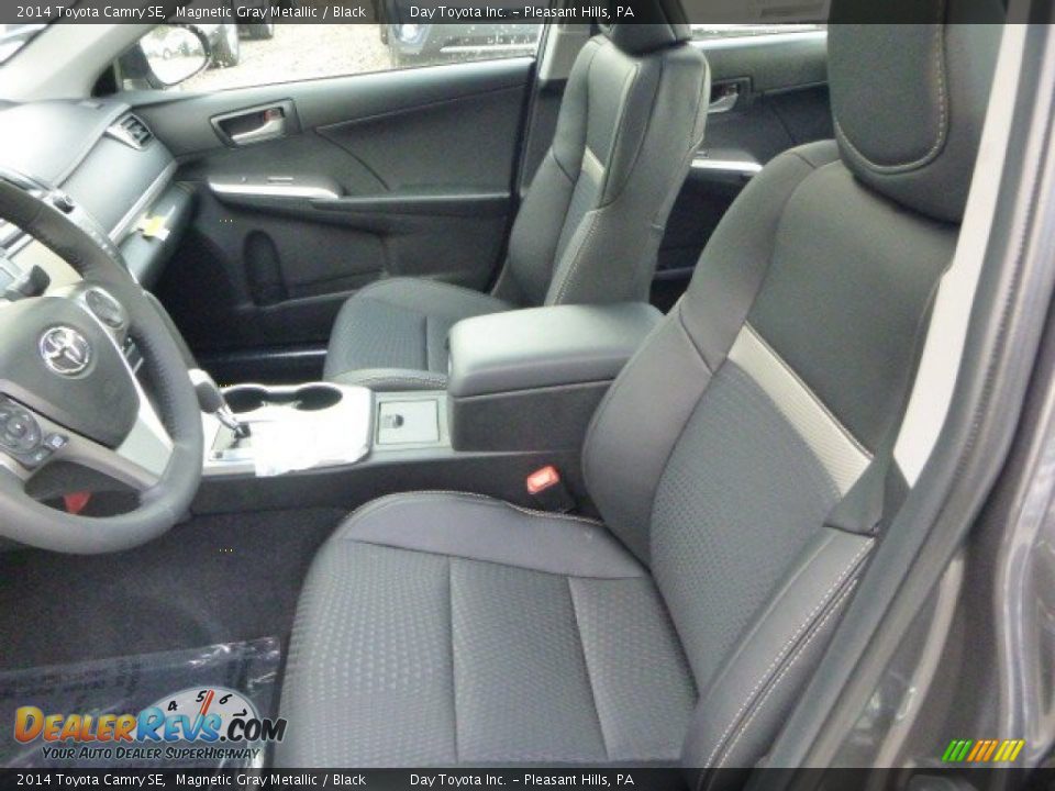 2014 Toyota Camry SE Magnetic Gray Metallic / Black Photo #10