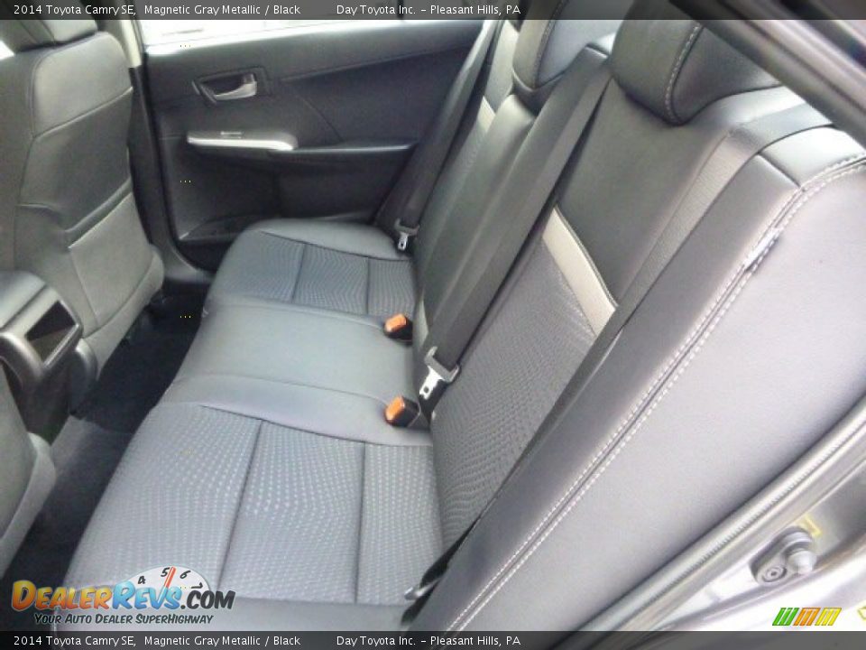 2014 Toyota Camry SE Magnetic Gray Metallic / Black Photo #11