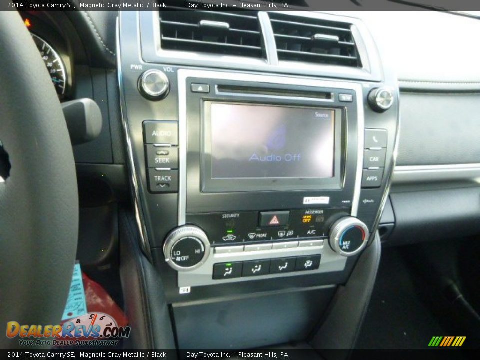 2014 Toyota Camry SE Magnetic Gray Metallic / Black Photo #18