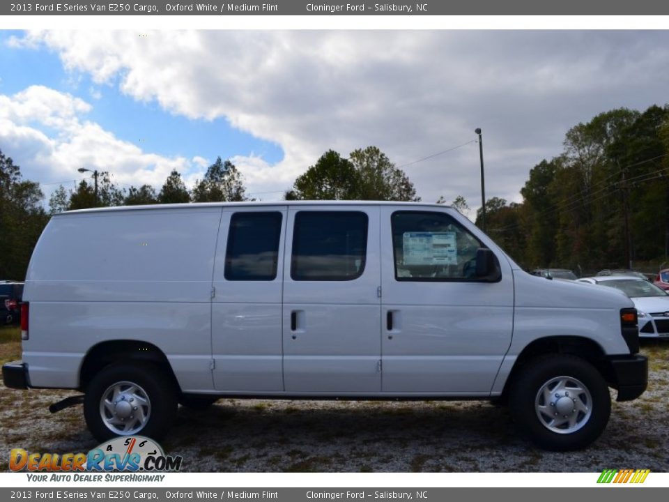 2013 Ford E Series Van E250 Cargo Oxford White / Medium Flint Photo #2