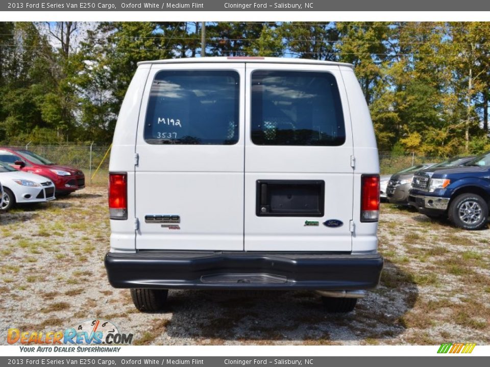 2013 Ford E Series Van E250 Cargo Oxford White / Medium Flint Photo #4