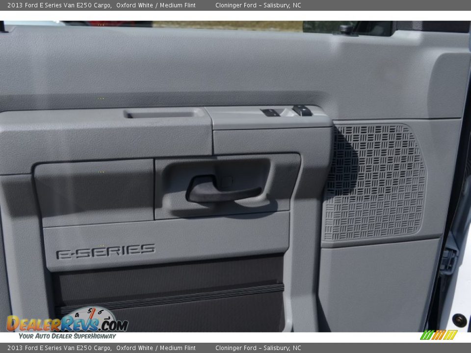 2013 Ford E Series Van E250 Cargo Oxford White / Medium Flint Photo #8