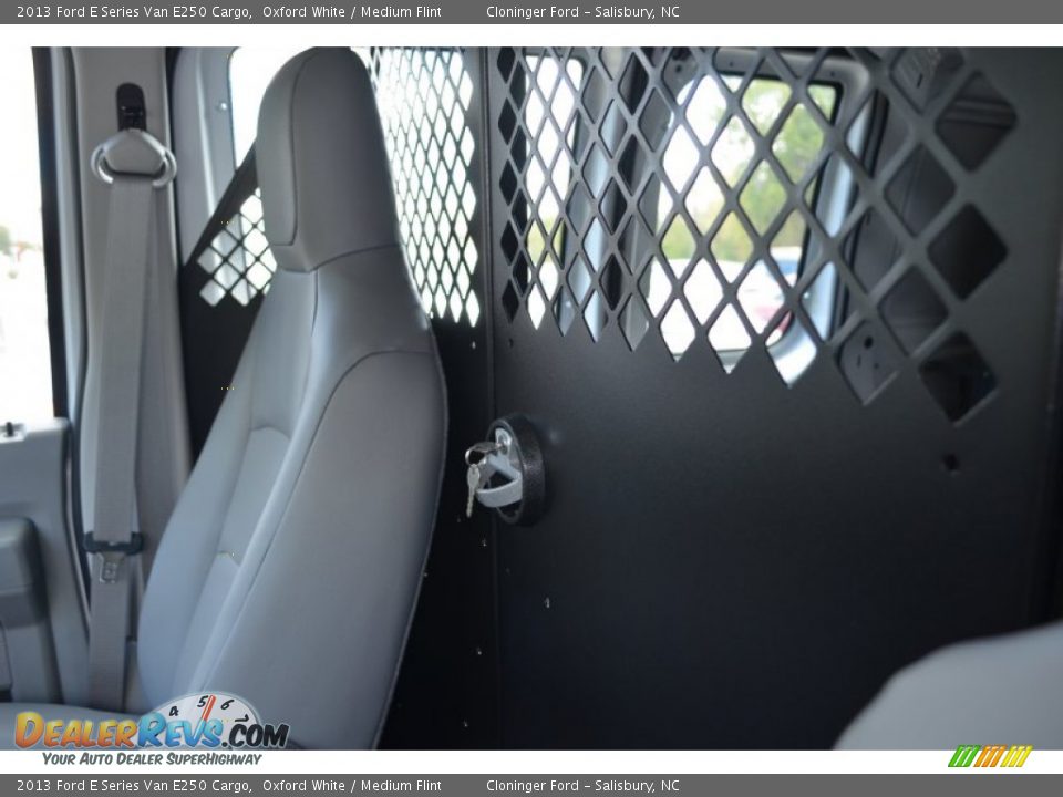 2013 Ford E Series Van E250 Cargo Oxford White / Medium Flint Photo #32