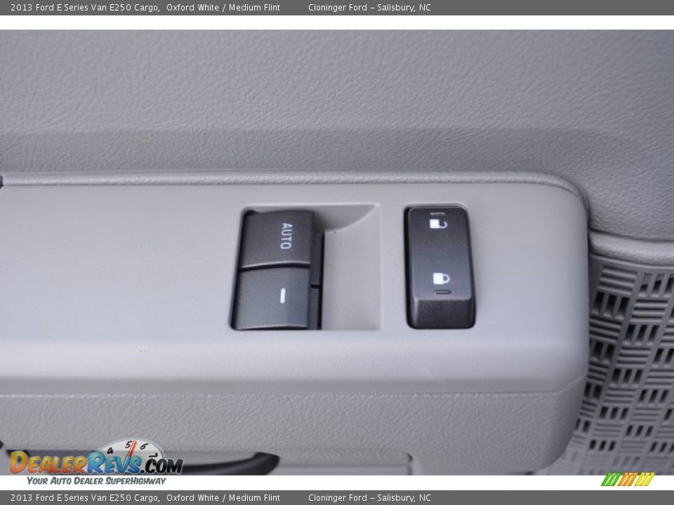 2013 Ford E Series Van E250 Cargo Oxford White / Medium Flint Photo #33