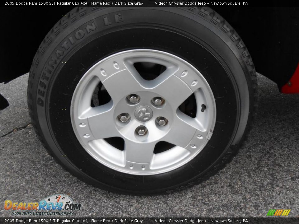 2005 Dodge Ram 1500 SLT Regular Cab 4x4 Flame Red / Dark Slate Gray Photo #17