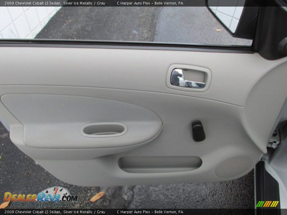 2009 Chevrolet Cobalt LS Sedan Silver Ice Metallic / Gray Photo #10