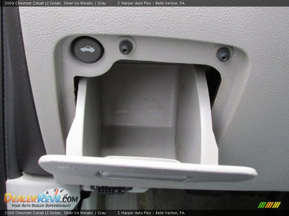 2009 Chevrolet Cobalt LS Sedan Silver Ice Metallic / Gray Photo #17