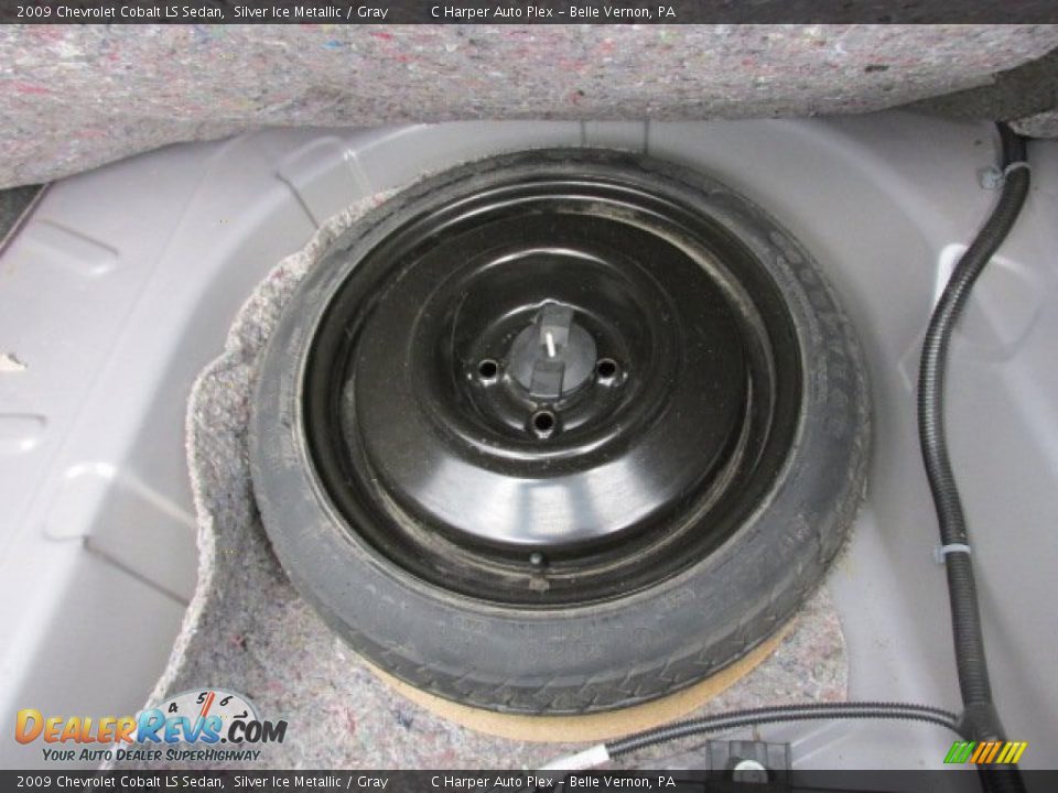 2009 Chevrolet Cobalt LS Sedan Silver Ice Metallic / Gray Photo #21