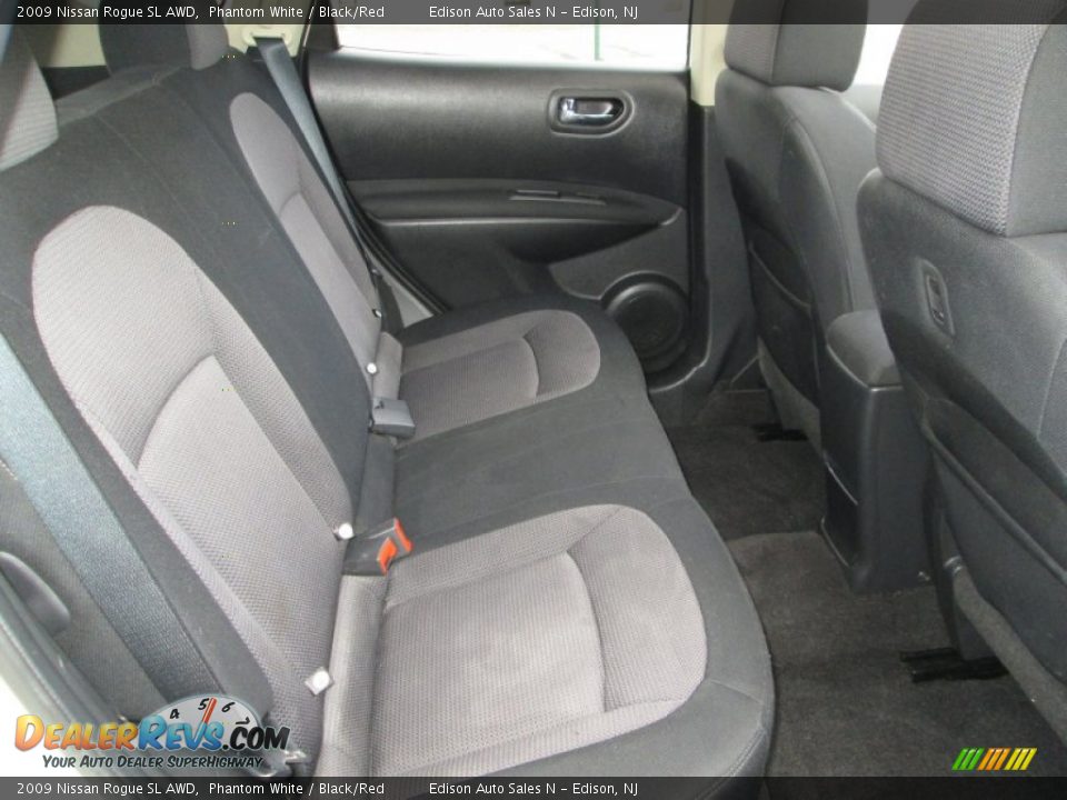 2009 Nissan Rogue SL AWD Phantom White / Black/Red Photo #18