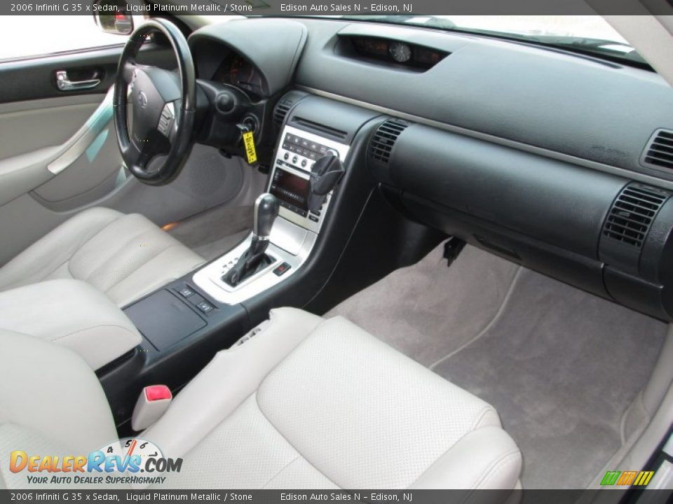 Dashboard of 2006 Infiniti G 35 x Sedan Photo #16