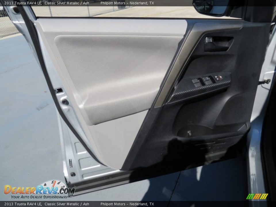 2013 Toyota RAV4 LE Classic Silver Metallic / Ash Photo #24