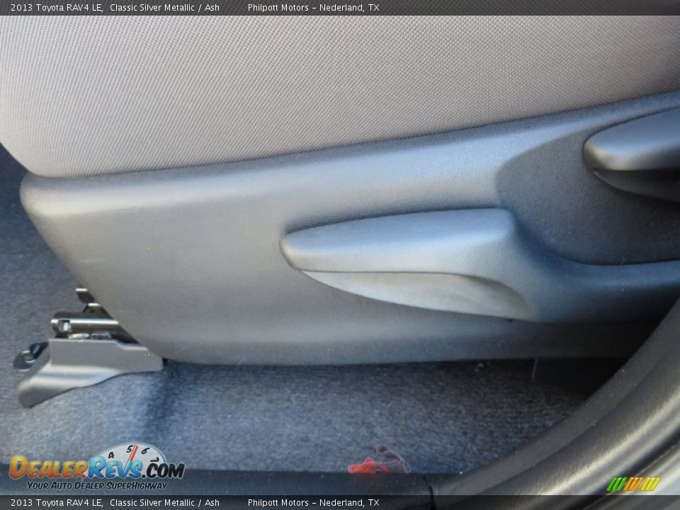 2013 Toyota RAV4 LE Classic Silver Metallic / Ash Photo #27