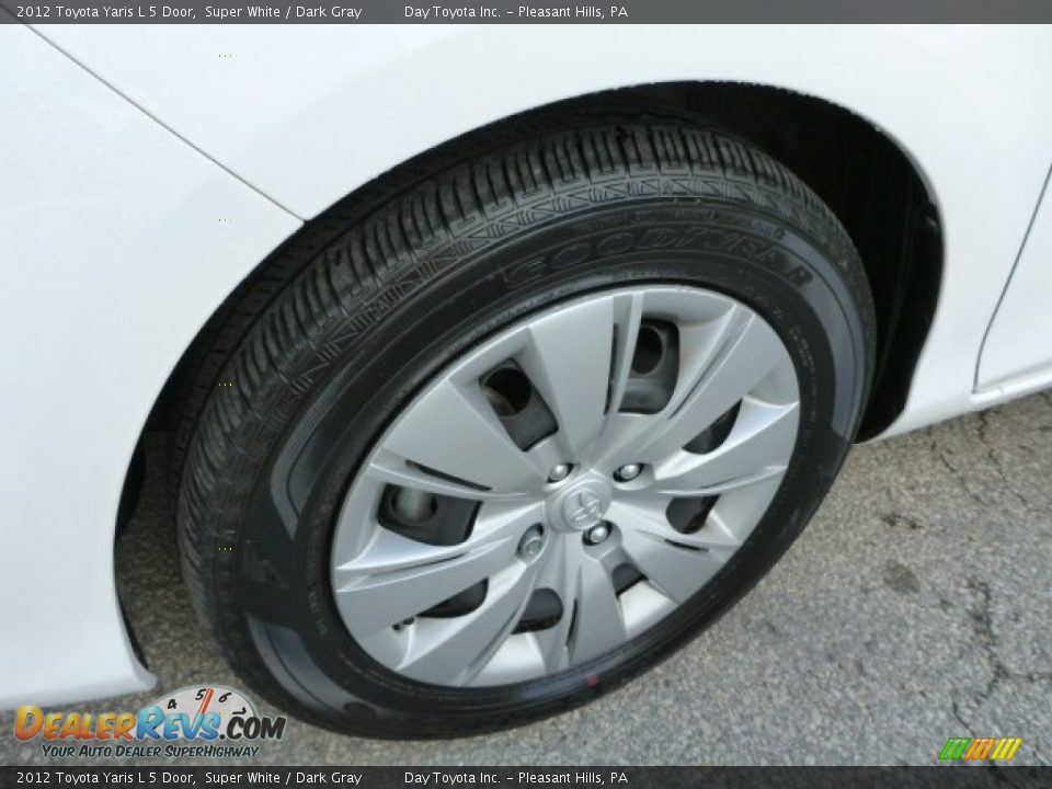 2012 Toyota Yaris L 5 Door Super White / Dark Gray Photo #9