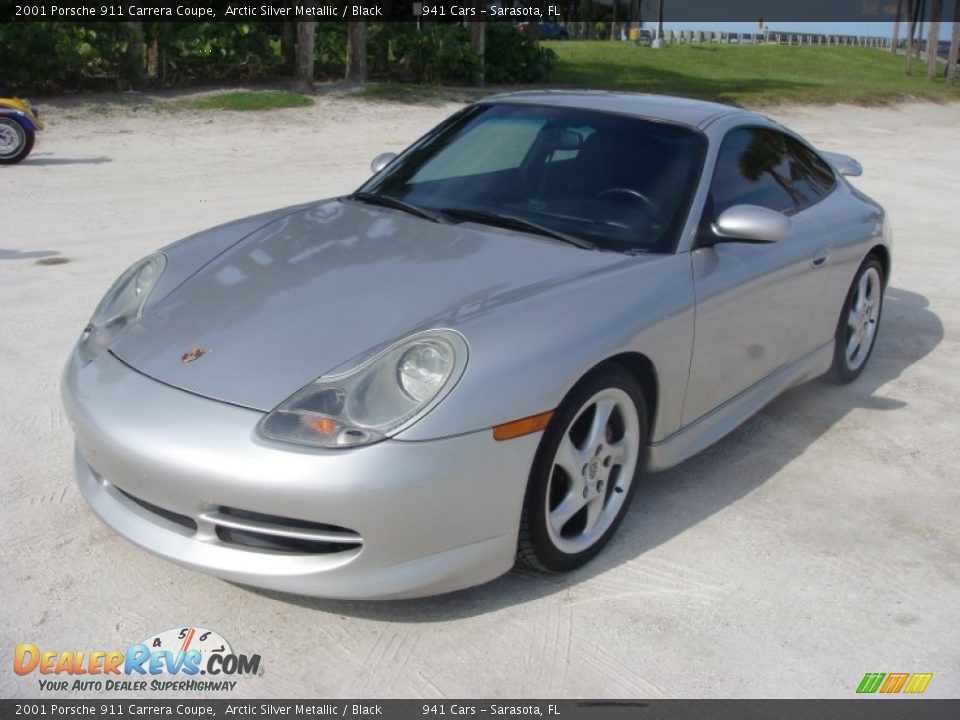 Front 3/4 View of 2001 Porsche 911 Carrera Coupe Photo #3