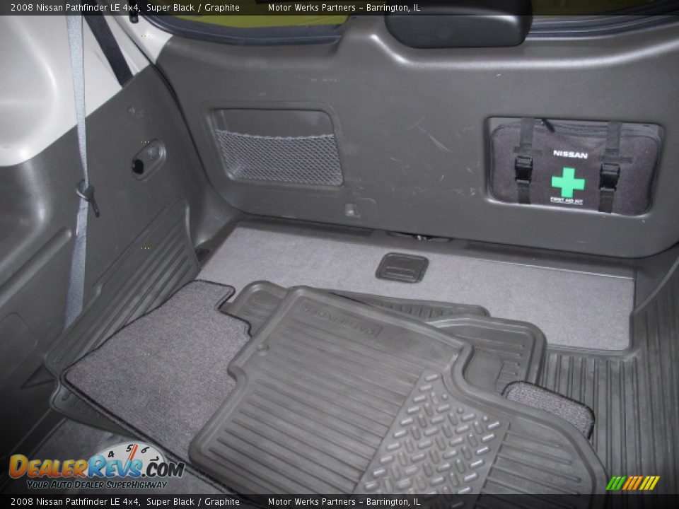 2008 Nissan Pathfinder LE 4x4 Super Black / Graphite Photo #21