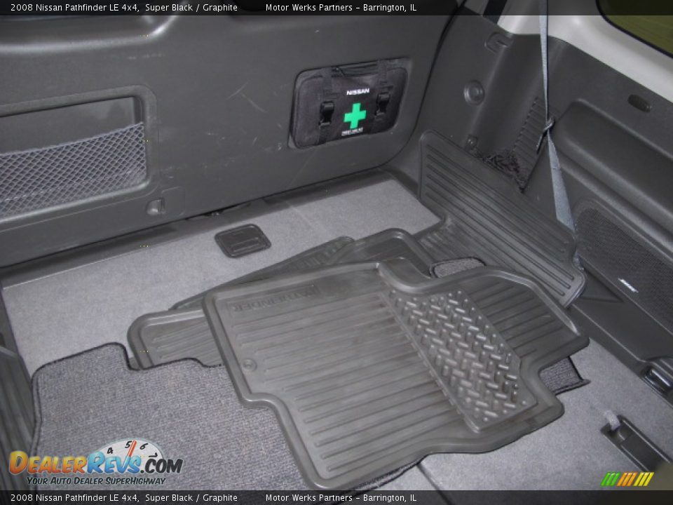 2008 Nissan Pathfinder LE 4x4 Super Black / Graphite Photo #22