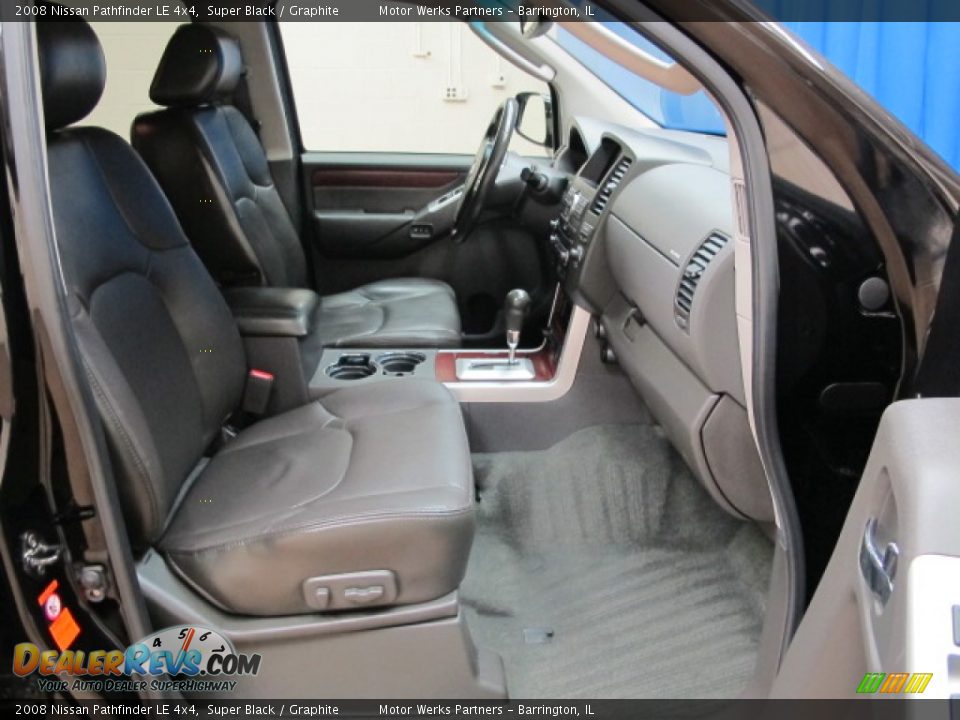 2008 Nissan Pathfinder LE 4x4 Super Black / Graphite Photo #25