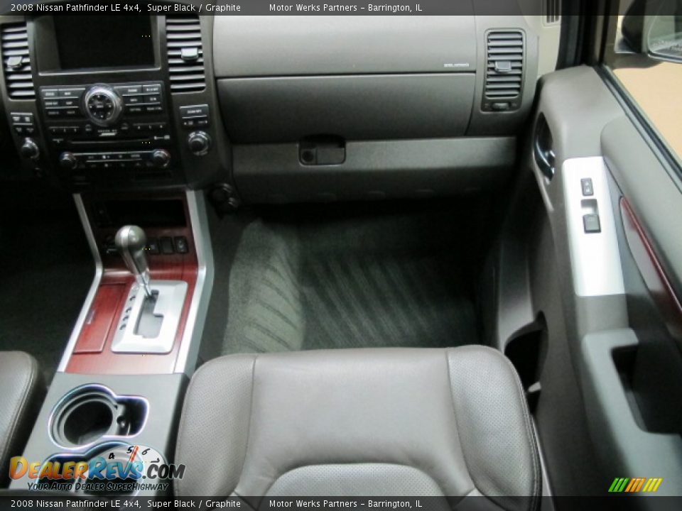 2008 Nissan Pathfinder LE 4x4 Super Black / Graphite Photo #29
