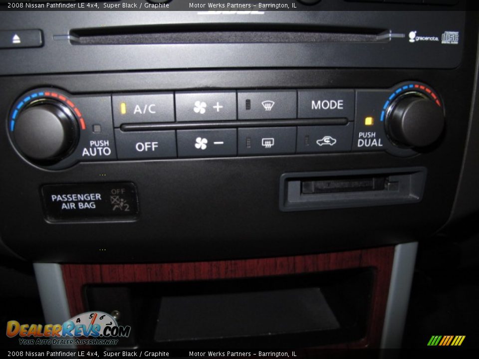 2008 Nissan Pathfinder LE 4x4 Super Black / Graphite Photo #34