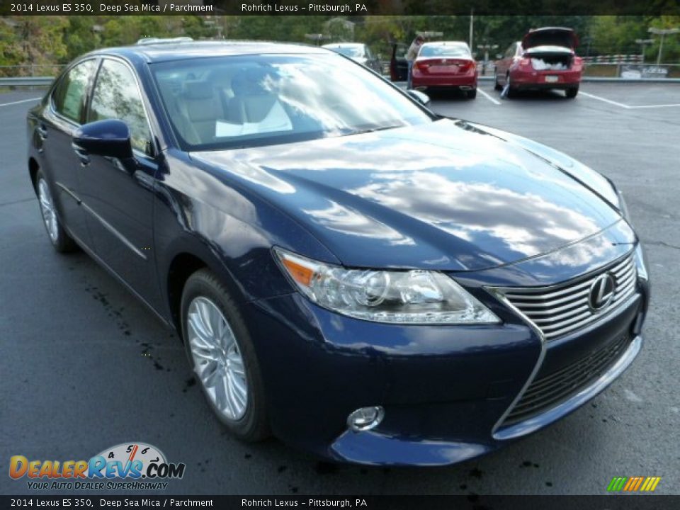 Front 3/4 View of 2014 Lexus ES 350 Photo #6
