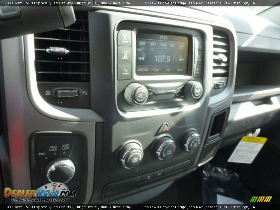 2014 Ram 1500 Express Quad Cab 4x4 Bright White / Black/Diesel Gray Photo #18