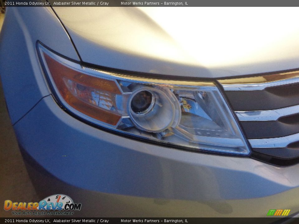 2011 Honda Odyssey LX Alabaster Silver Metallic / Gray Photo #6