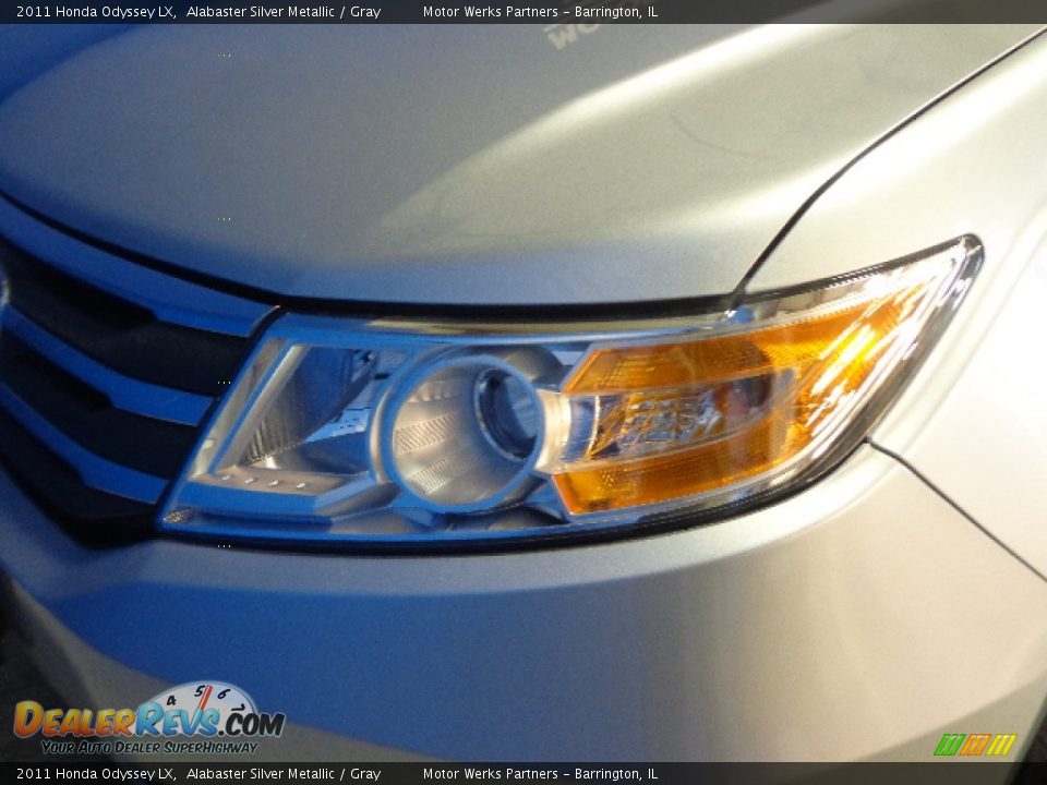 2011 Honda Odyssey LX Alabaster Silver Metallic / Gray Photo #7