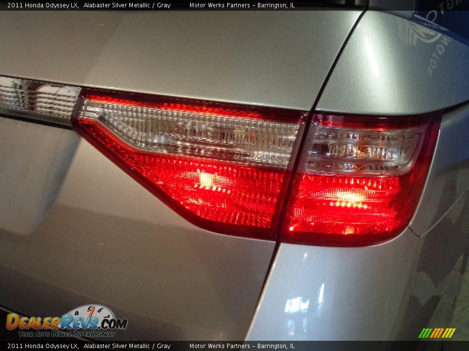 2011 Honda Odyssey LX Alabaster Silver Metallic / Gray Photo #12