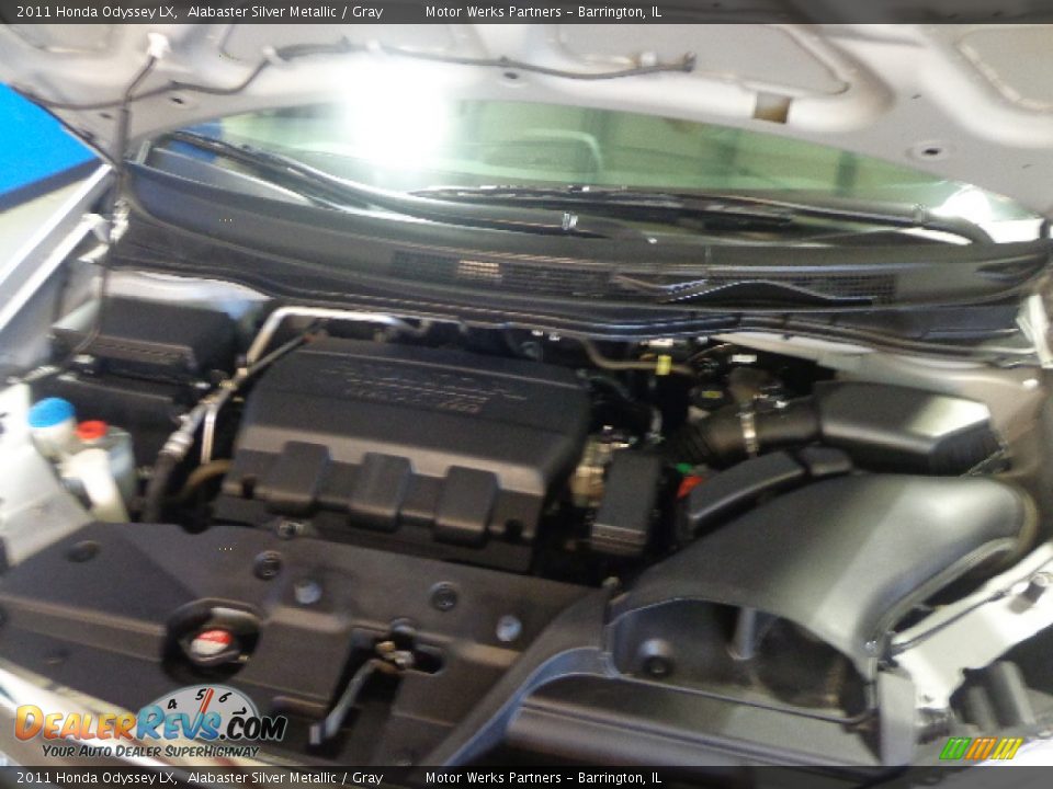2011 Honda Odyssey LX Alabaster Silver Metallic / Gray Photo #18