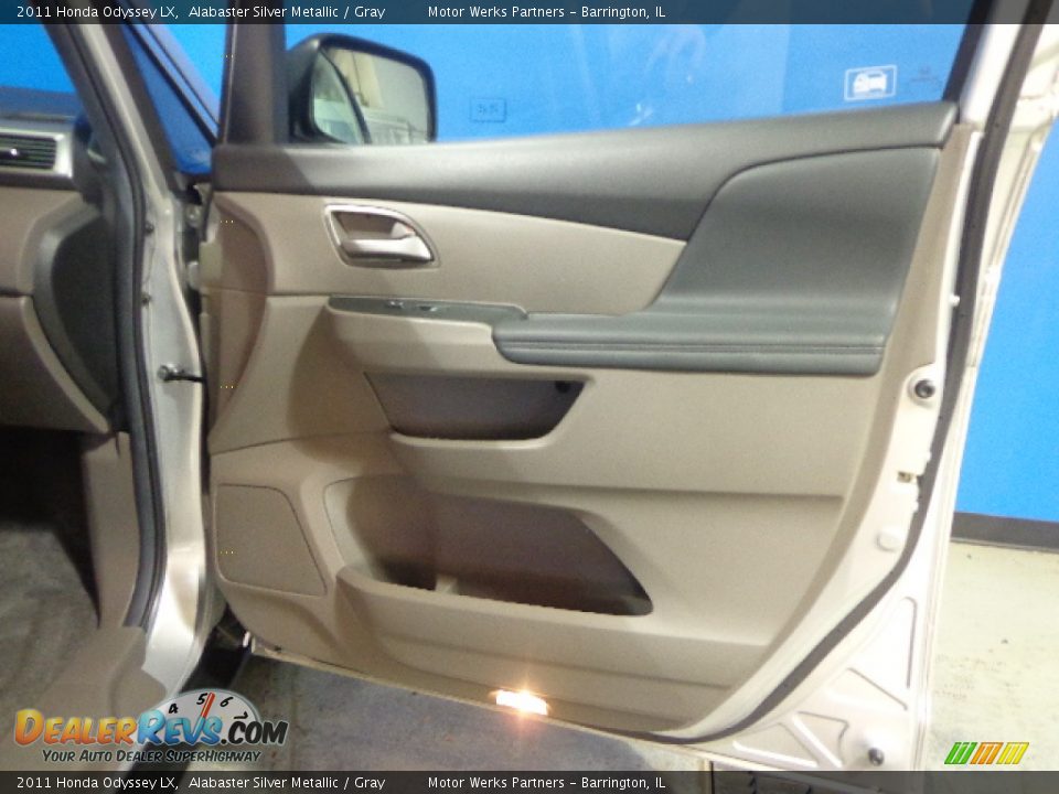 2011 Honda Odyssey LX Alabaster Silver Metallic / Gray Photo #30
