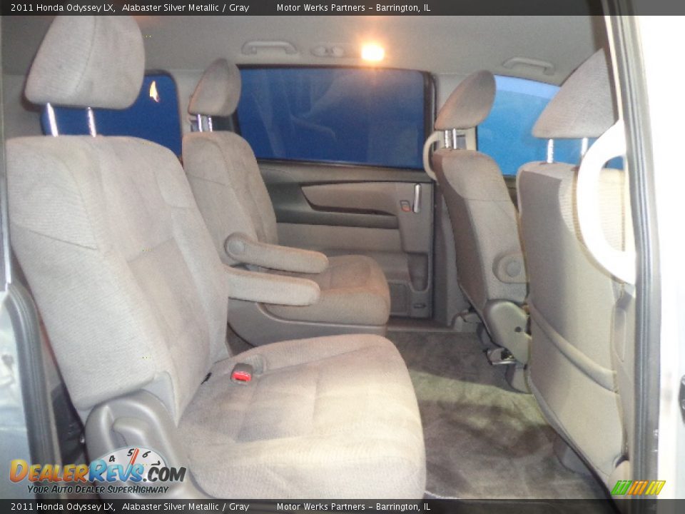 2011 Honda Odyssey LX Alabaster Silver Metallic / Gray Photo #32