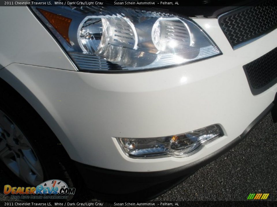 2011 Chevrolet Traverse LS White / Dark Gray/Light Gray Photo #13