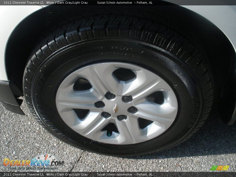 2011 Chevrolet Traverse LS White / Dark Gray/Light Gray Photo #18